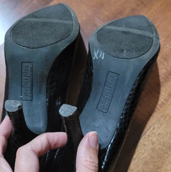 Comfort plus black faux snake skin heels - Picture 3 of 3